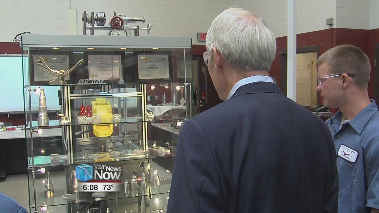 Sen. Portman talking jobs with Vantage Career Center 2.jpg